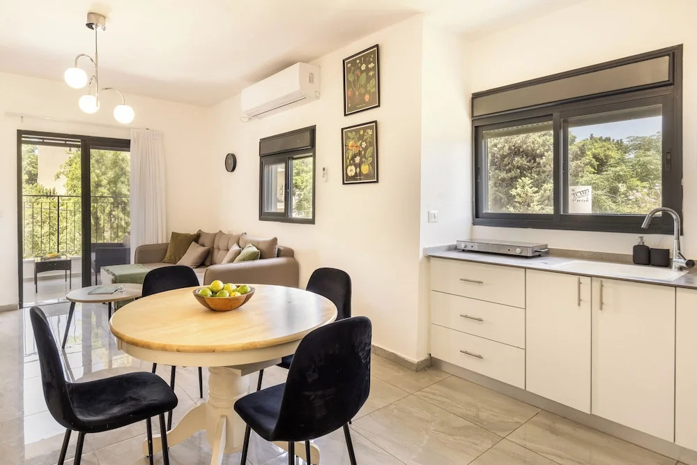 Mamad Bahai Gardens Vista apartments by Sea N Rent