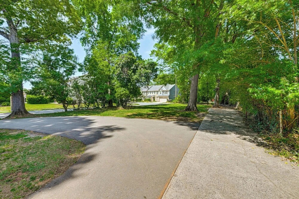 Charlotte Home 2 Mi to Center City: Free Parking