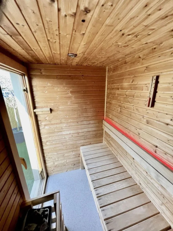 Four Corners Holiday Home with Hot Tub & Sauna