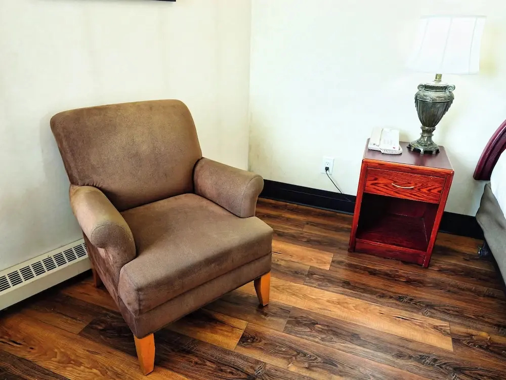 Continental Inn & Suites