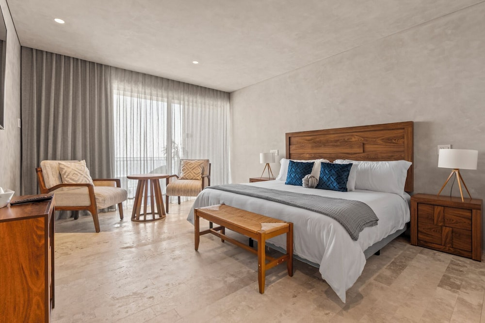 Oceanfront Apartments with Great Views