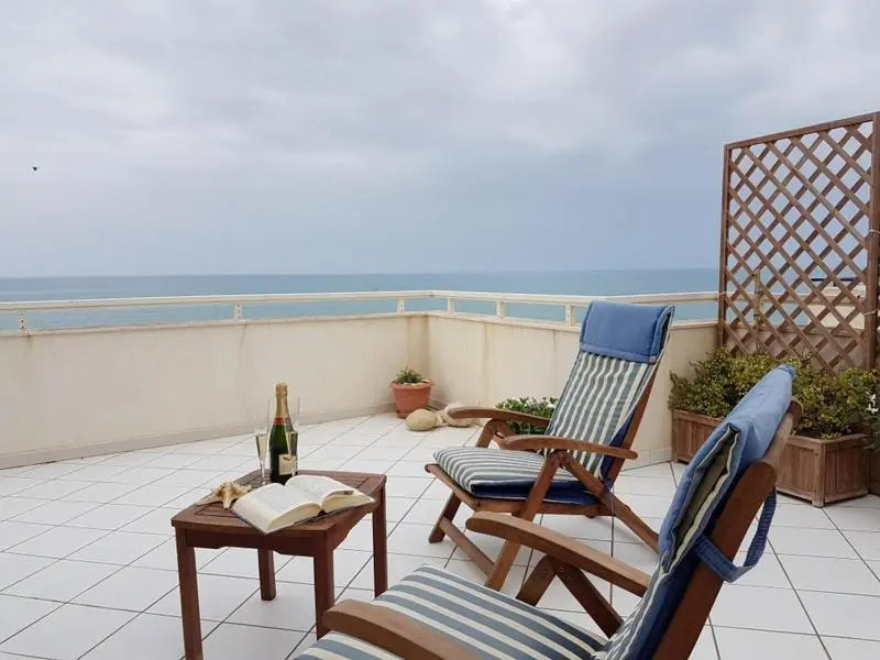Terrazzo sul mare