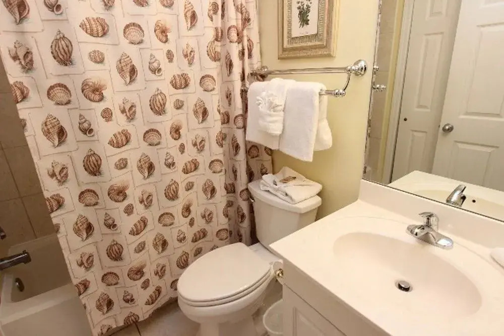 Majestic Sun 409A - 1 Br condo by RedAwning