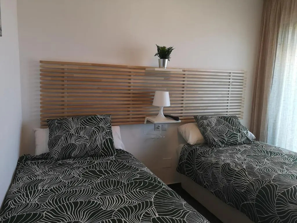 APARTAMENTO 1ª LINEA PLAYA GARAJE PISCINAS TERRAZA