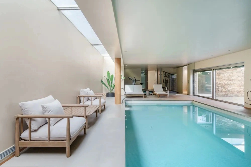 The Ehrlich Essence Villa by Minhos Guest
