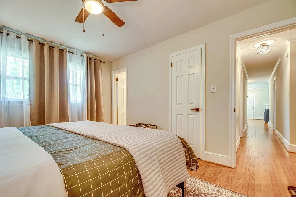 1 Mi to Dtwn Cary: Family Home w/ Spacious Yard