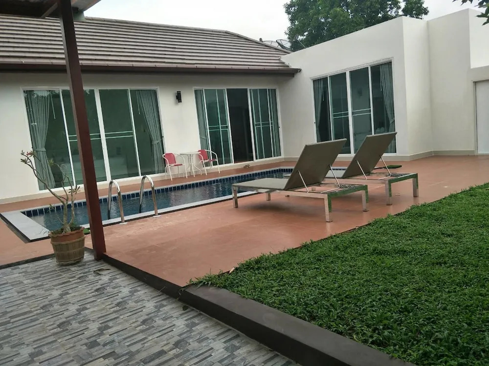 Tropical 2 Bedroom Pool Vill by PPF