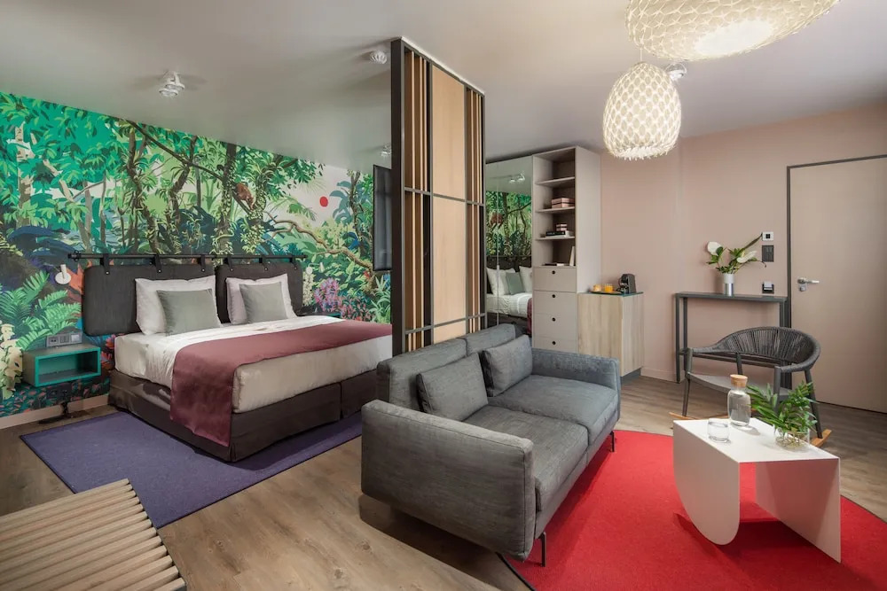 Bright flat in heart of the city
