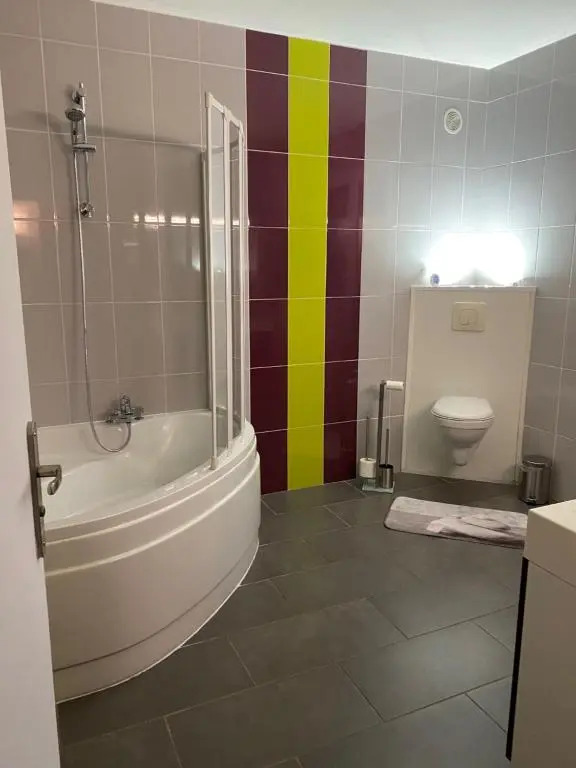 Logement Calme Et Spacieux Avec Terrasses