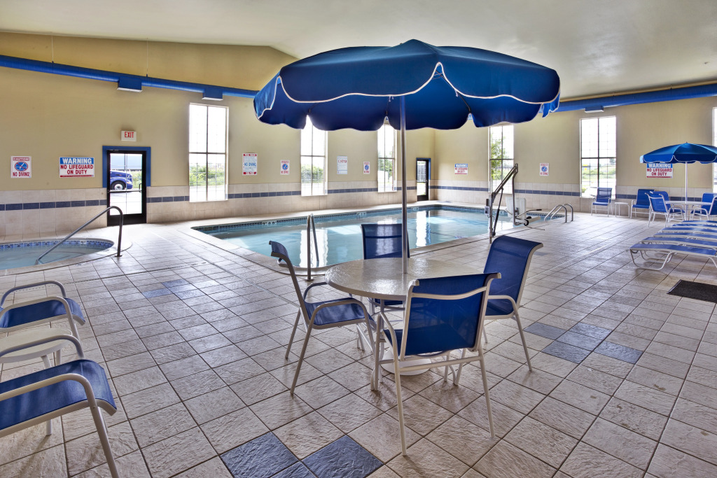 Holiday Inn Express Hotel & Suites Woodhaven by IHG