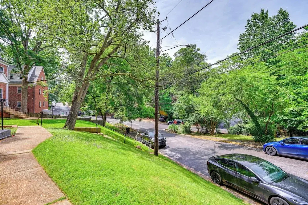 Takoma Park Apartment: Trail Access, 8 Mi to DC!