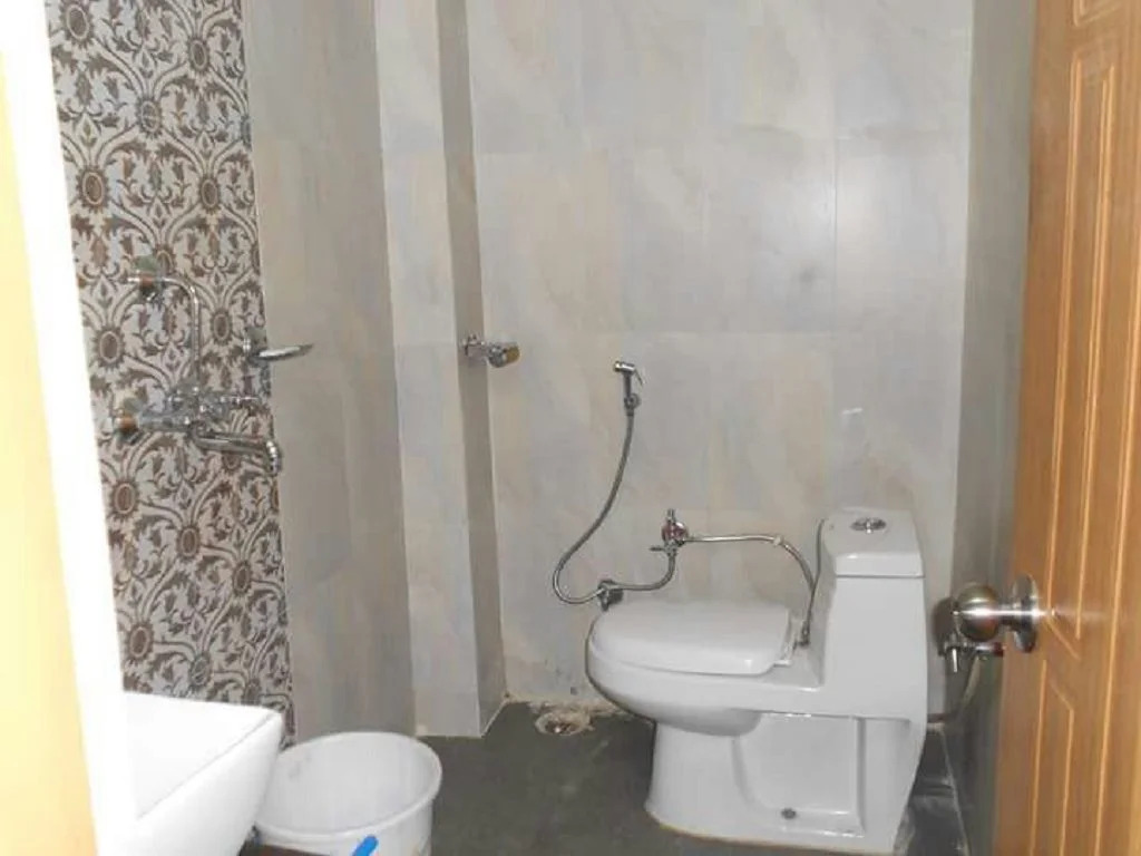 DS Residency Varanasi-Near Mandir-Free Wi-fi-Parking
