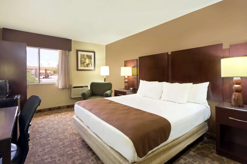 Rodeway Inn & Suites Chandler - Phoenix South I-10