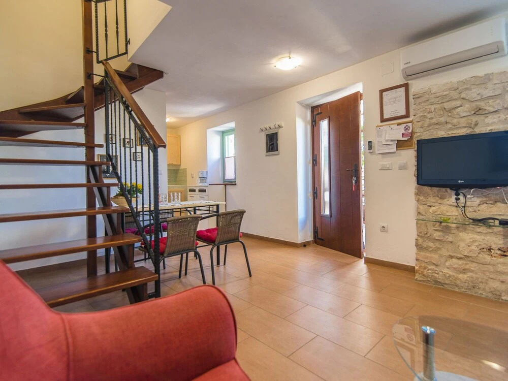 Comfortable Holiday House Gianni for up to 5 Persons