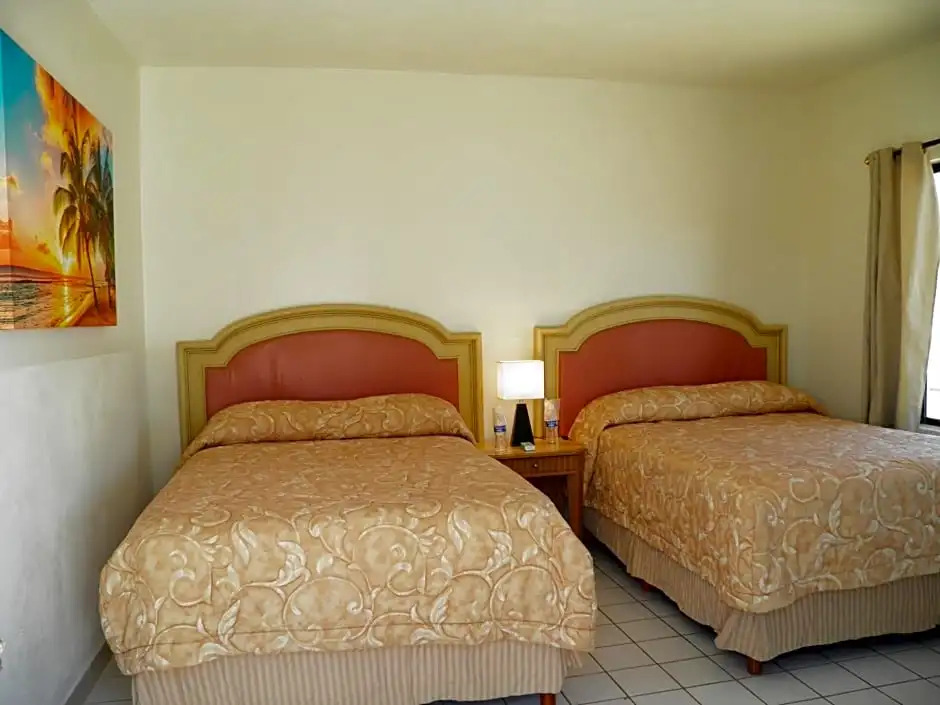 #53 Bungalow Seaside Hotel & Victors RV Park