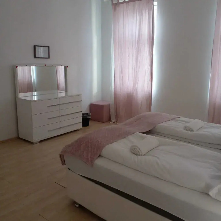 Modern 2BR Apt Long Stay Near Station