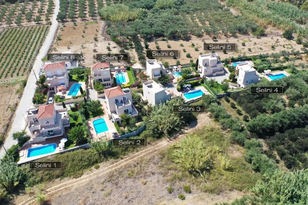 Selini Villas with private pool 10 minutes walking from the beach