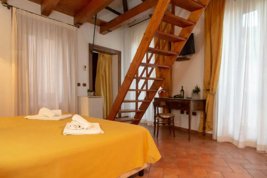 Donnaciccina Accomodation
