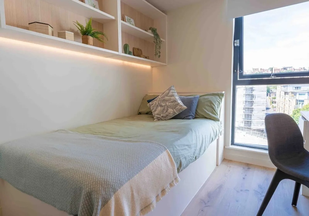 For Students Only - iQ Bristol by Bus Station and 15 Min to Uni