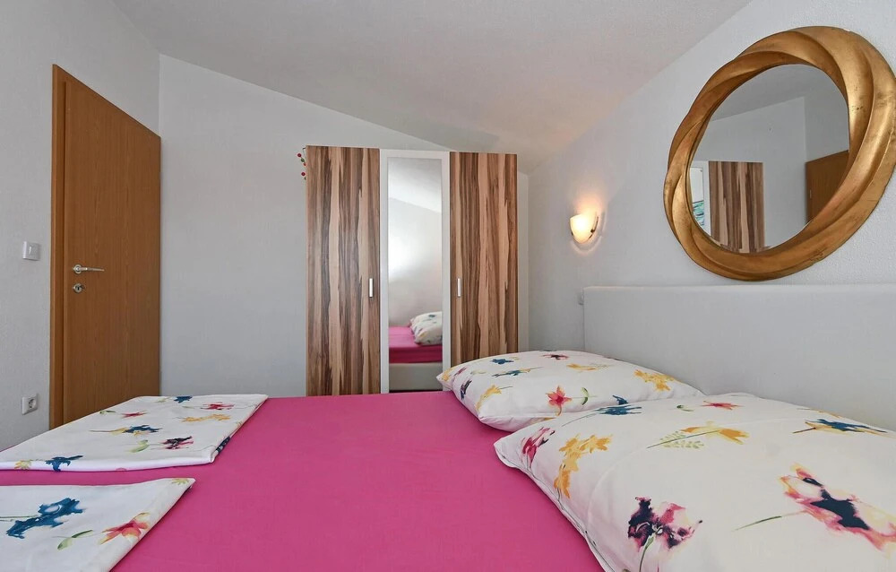 Awesome Apartment in Okrug Gornji With Wifi and 1 Bedrooms