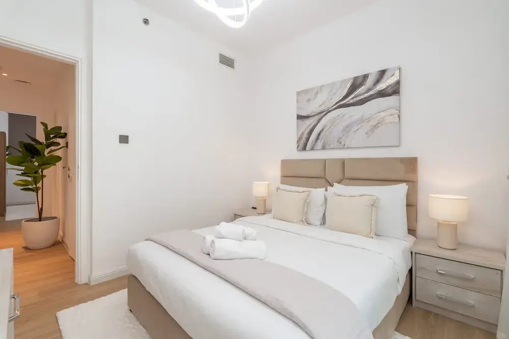 Sleeps 4 in This 2 Bedroom Apartment in Dubai Gate 2