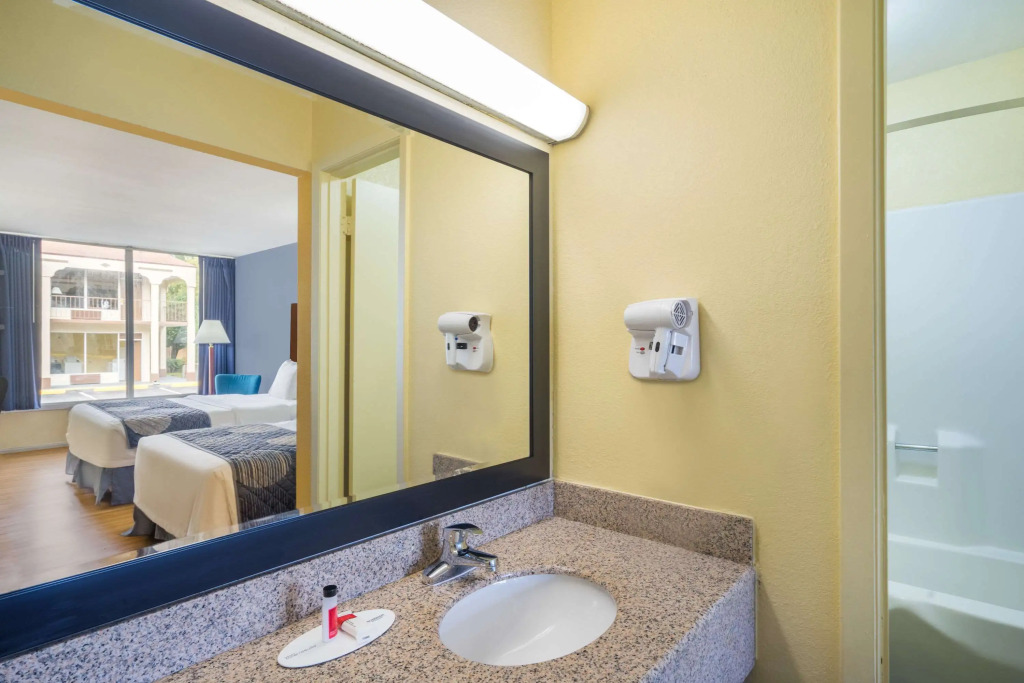 Days Inn by Wyndham Statesville
