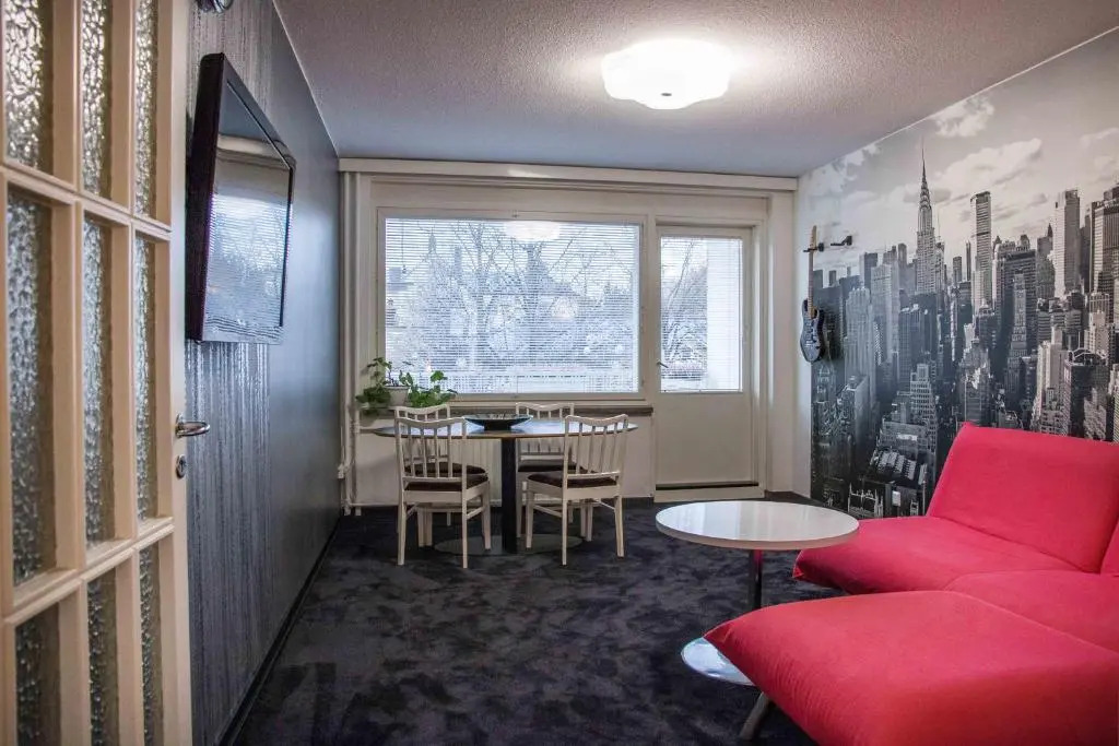 2-bedroom apt. downtown