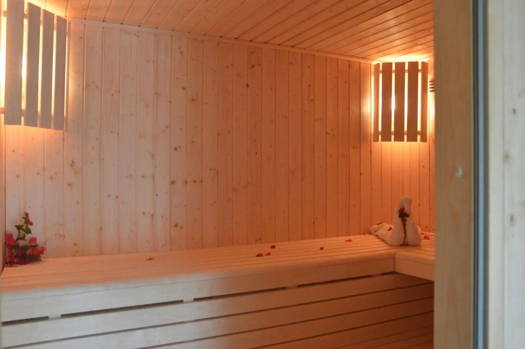 Suites Hôtel Les Charmilles & Spa