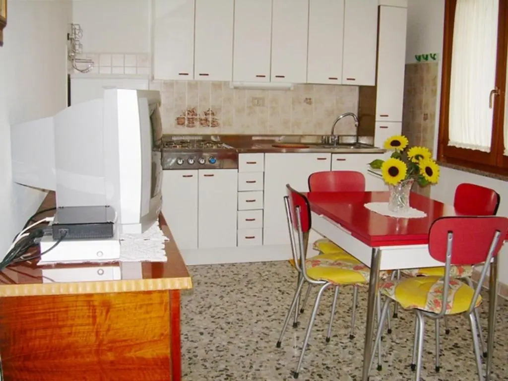 New apartment within a Renovated Detatched House Ground floor with Outdoor Patio