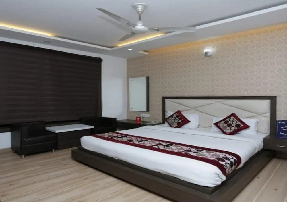 Hotel Heaven Resorts