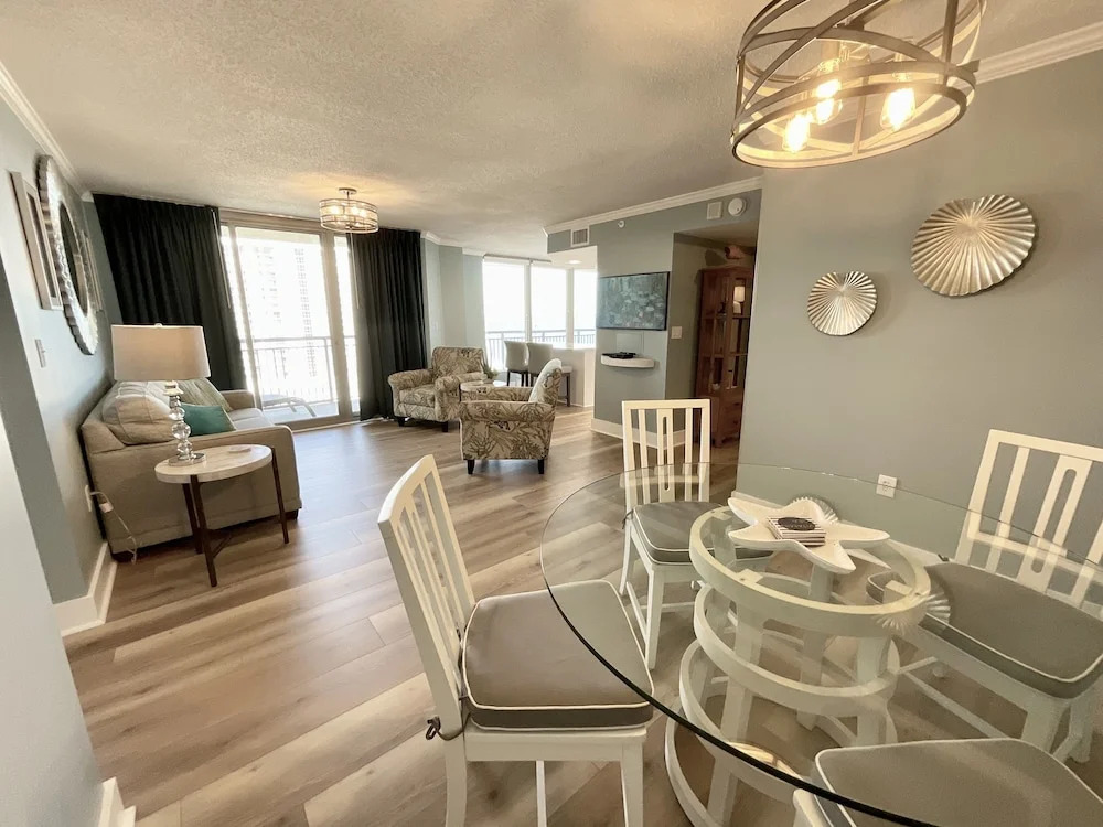 1003 Brighton, Fully Remodeled And Access To Resort Amenities 2 Bedroom Condo