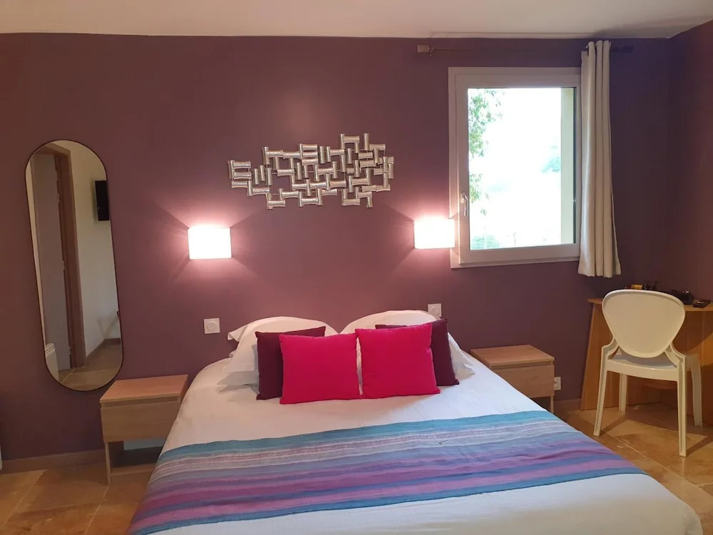 Logis LAuberge de Larressingle