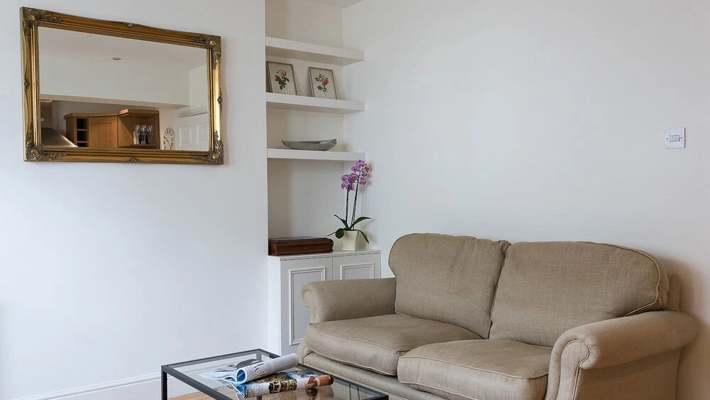 Cosy 2BR Fulham Apartment With Terrace!