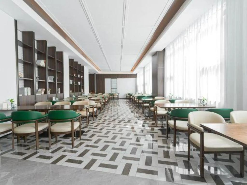 Oriental Hotel Quzhou West Area
