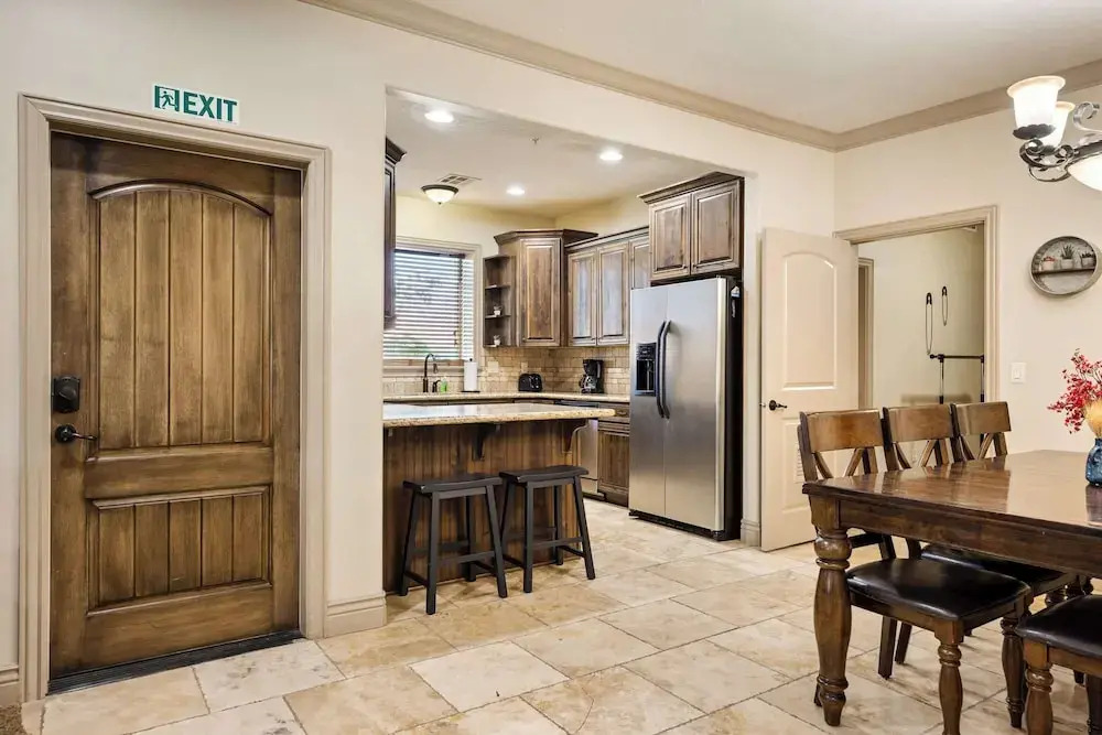 Coral Springs Getaway - Outdoor and Indoor Heated Pool - Close to Zion National Park