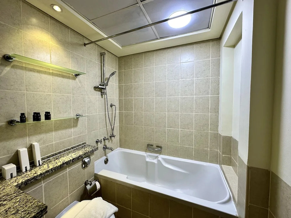 Lux BnB I Una Tower I Lakes View