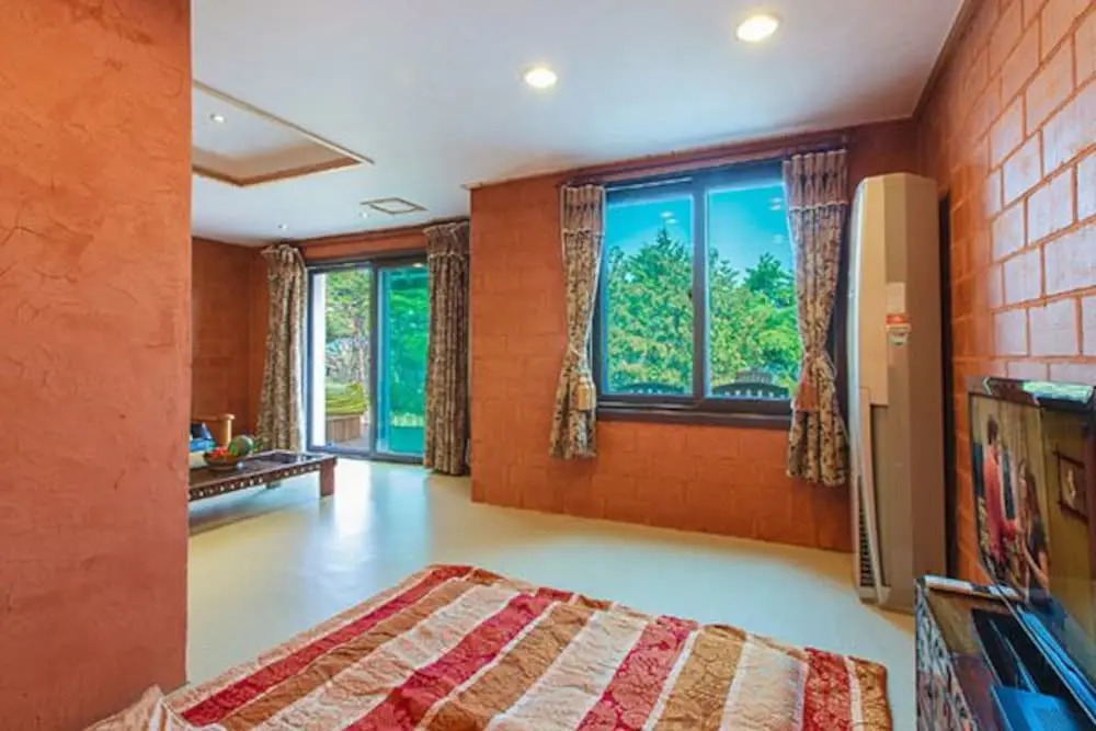 Tongyeong Mari Joa Pension
