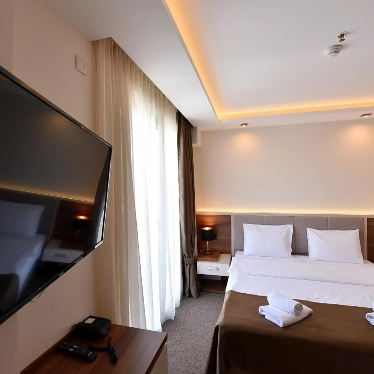 Hotel Lazaro