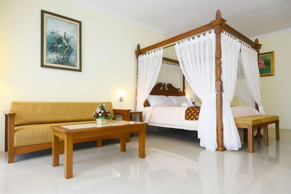 IStana Pool Villas & Spa