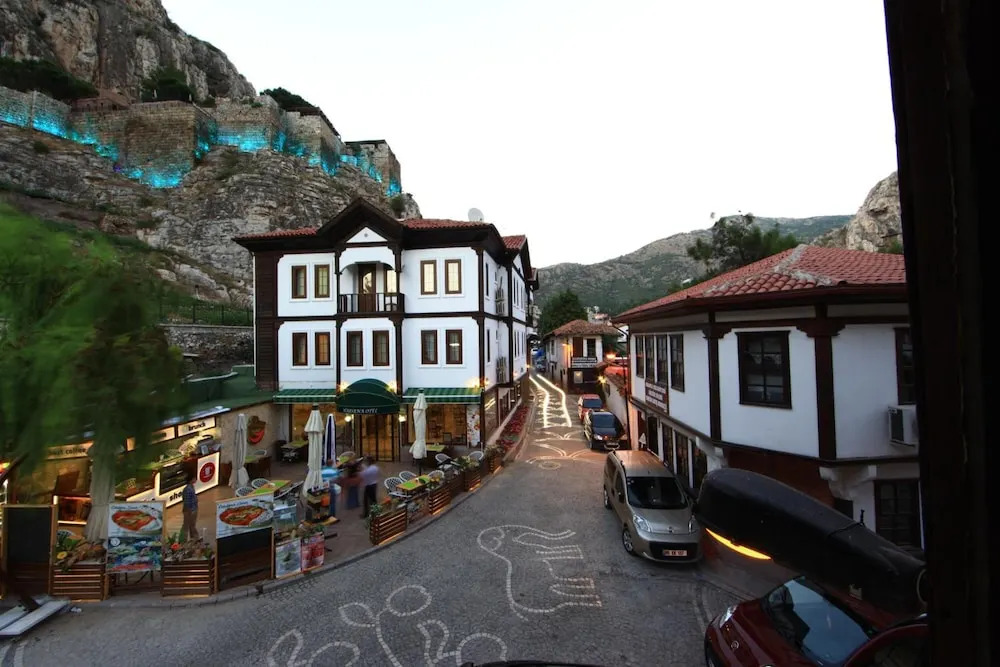 Grand Harsena Hotel