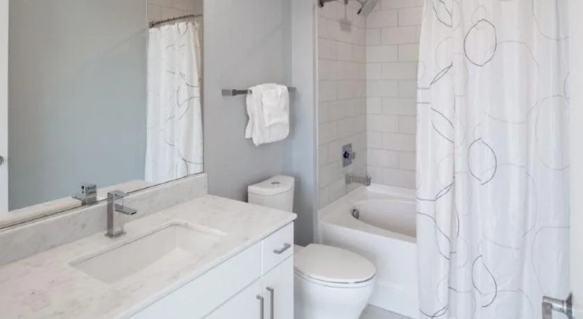 Global Luxury Suites at Woodmont Triangle South
