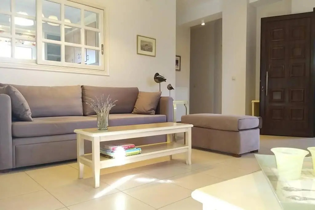 New, modern, bright and independent apartment 83 m2, with garden, 5min to the beach and the city center