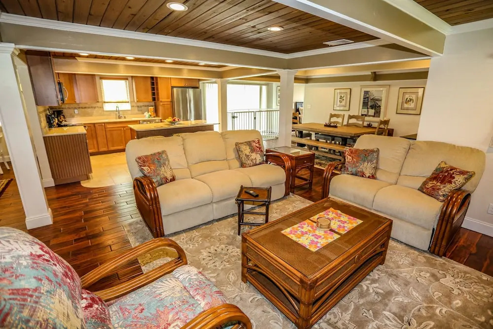 141 Coconut Dr. - M
