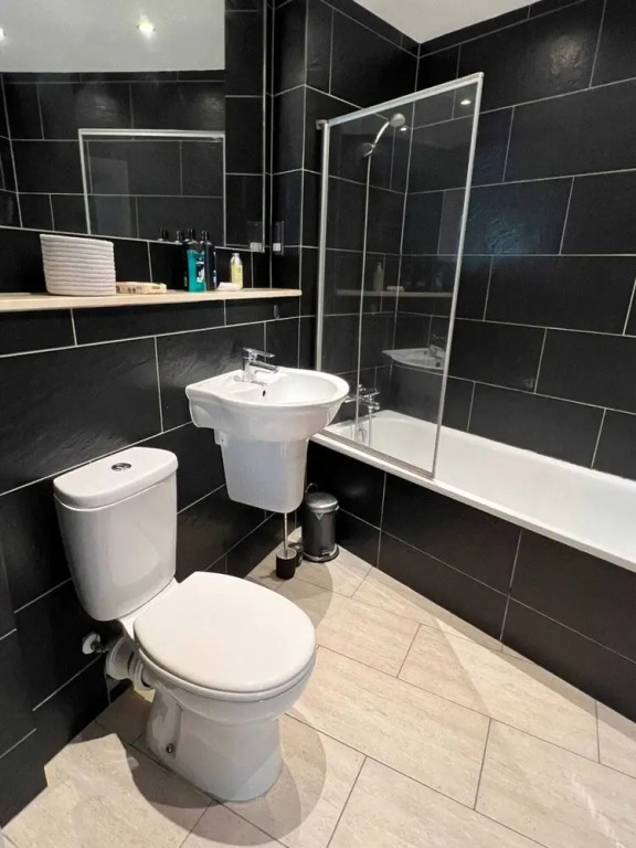 Radiant 2 Bedroom Apartment in East London