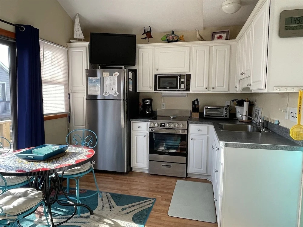 7 Safe Harbor Studio Bedroom Condo by RedAwning