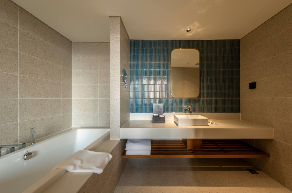 Vienna House by Wyndham Charm Long Hai
