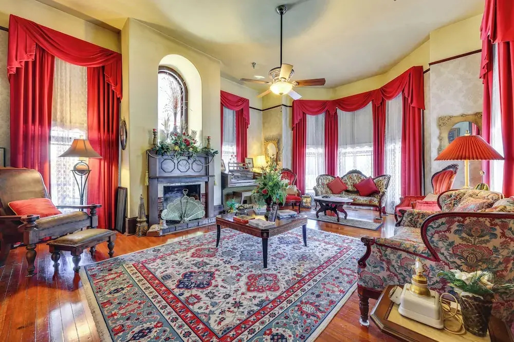 'grand Gables' Home: 1 Block to St Johns River!