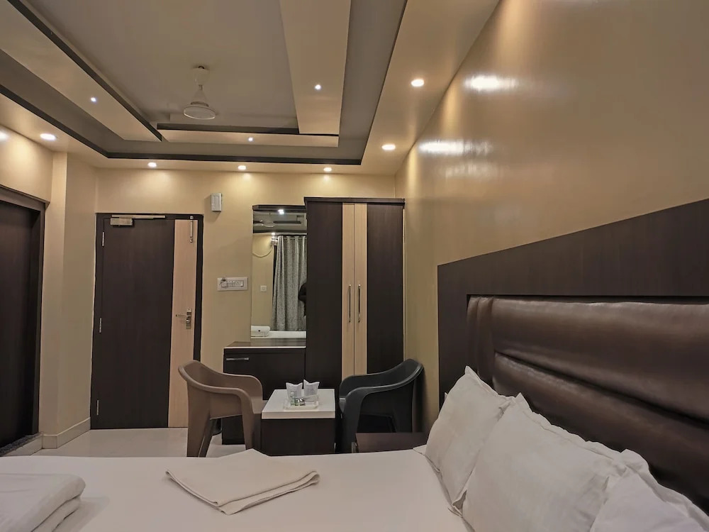 HOTEL BINAPANI Deluxe 1