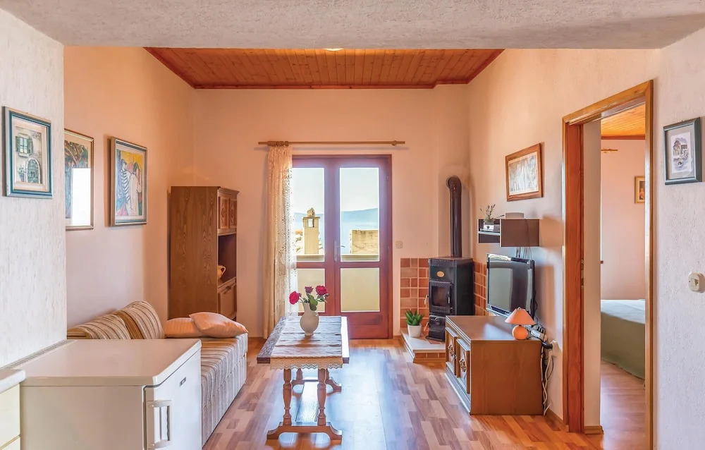 Two-Bedroom Holiday Home In Tucepi