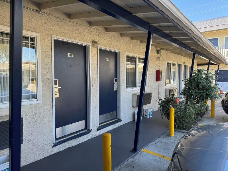 Hiland Motel